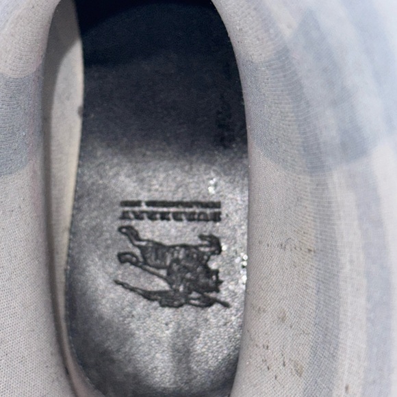 TALL CLASSIC BURBERRY RAIN BOOTS - Picture 13 of 14